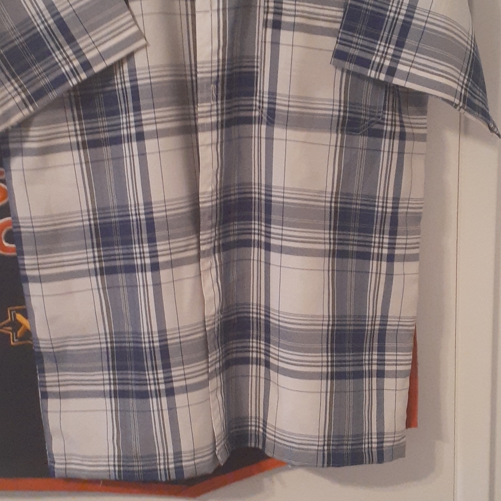Shirt - Picture 2 of 3